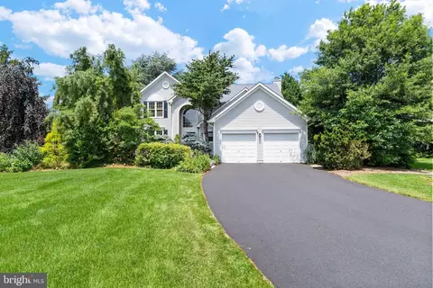 47 Stonehedge Dr, Hightstown, NJ 08520