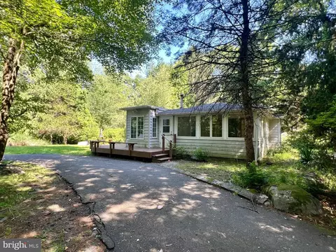 55 Stony Brook Rd, Hopewell, NJ 08525