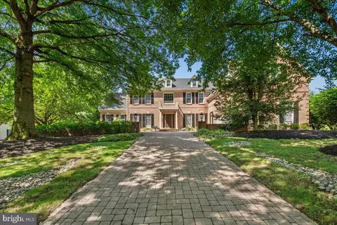 14 Walker Dr, Princeton, NJ 08540