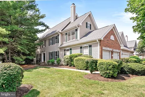 121 Coburn Rd, Pennington, NJ 08534