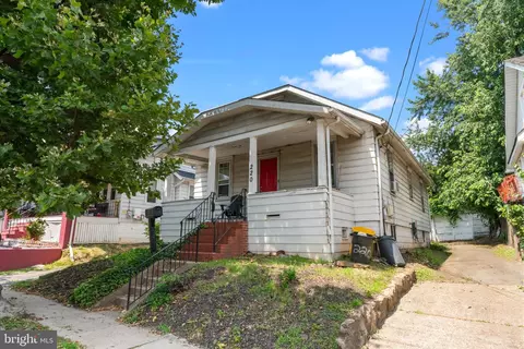 220 Homecrest Ave, Ewing, NJ 08638