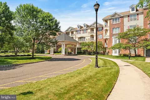 1221 Colts Cir #Q, Lawrenceville, NJ 08648