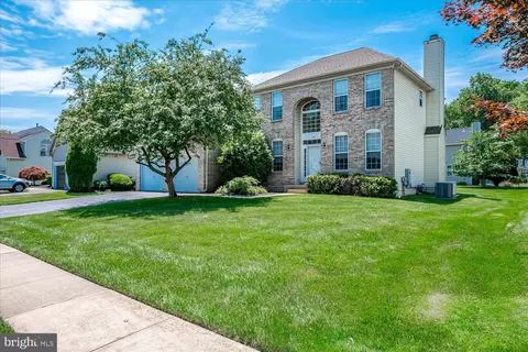 23 Eastwood Dr, East Windsor, NJ 08520