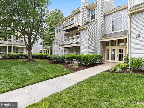 306 Trinity Ct #7, Princeton, NJ 08540