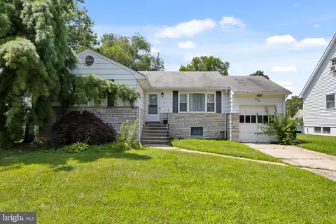 49 Goldey Ave, Hamilton, NJ 08610