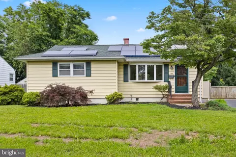 15 Kilmer Dr, Ewing, NJ 08638