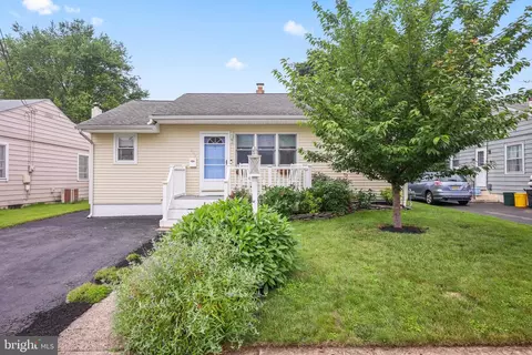 209 Clamer Rd, Ewing, NJ 08628