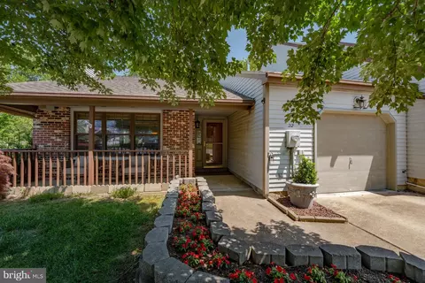 22 Gail Ct, Robbinsville, NJ 08691