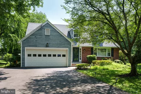 325 Sked St, Pennington, NJ 08534