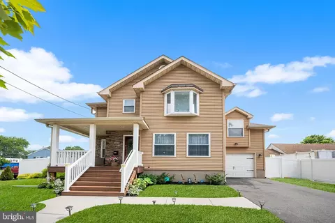 976 Mulberry St, Lawrence Township, NJ 08648