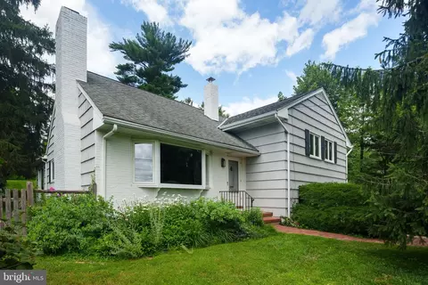 11 Grandview Ave, Lawrence Township, NJ 08648