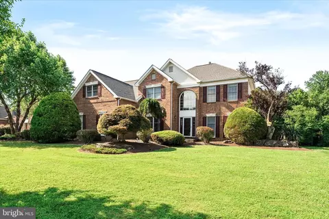 28 Pickering Dr, Robbinsville, NJ 08691