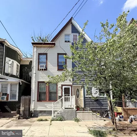 220 Woodland St, Trenton, NJ 08611
