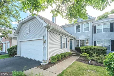 319 Watkins Rd, Pennington, NJ 08534