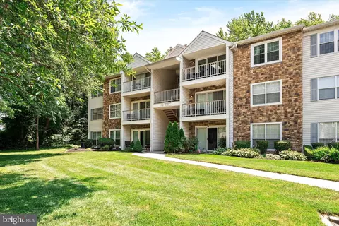 67 Willow Ct, Hamilton, NJ 08619