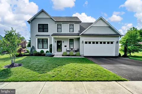 21 N Crest Ave, Hamilton, NJ 08690