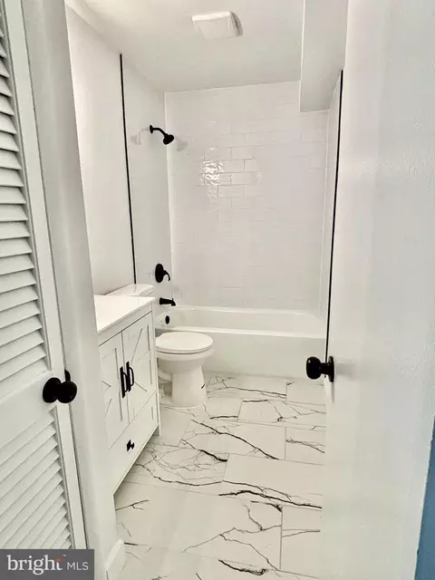 9 G Dennison Dr, East Windsor, NJ 08520