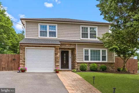 74 Bunker Hill Rd, Lawrenceville, NJ 08648