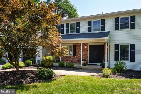 23 Woodlane Rd, Lawrence Township, NJ 08648