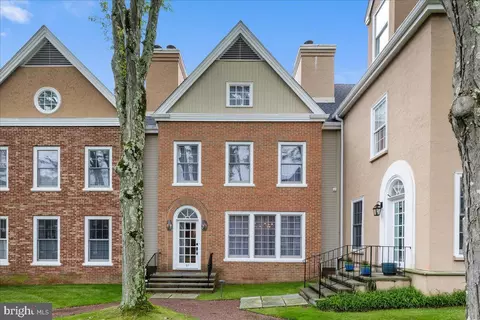 57 Governors Ln, Princeton, NJ 08540