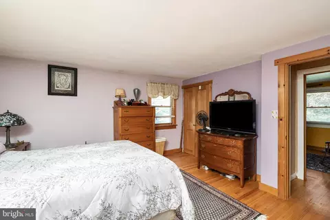 Bedroom - 8 Edwards Pl, Ewing, NJ 08628 photo 2 of 5