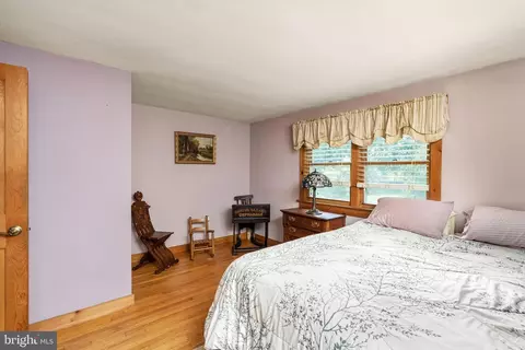 Bedroom - 8 Edwards Pl, Ewing, NJ 08628 photo 3 of 5