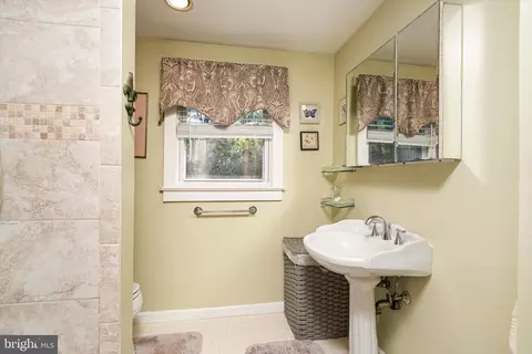 Bath - 8 Edwards Pl, Ewing, NJ 08628 photo 1 of 3
