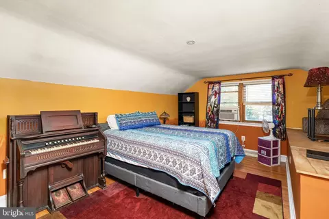 Bedroom - 8 Edwards Pl, Ewing, NJ 08628 photo 4 of 5