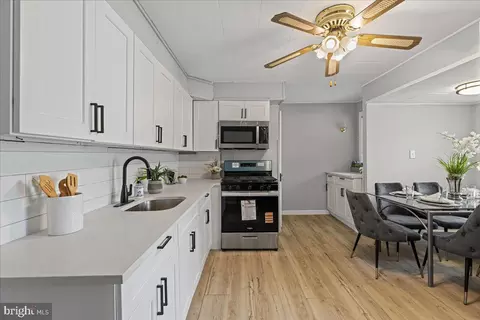 801 Cedar La, Hamilton, NJ 08610