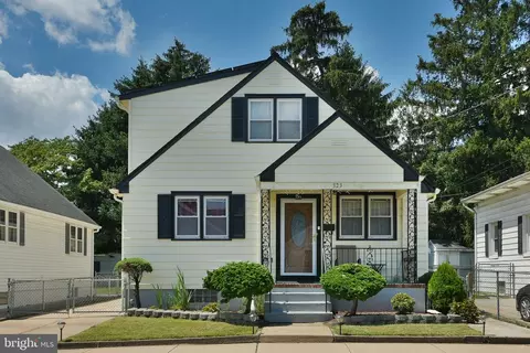 323 Hutchinson St, Hamilton, NJ 08610