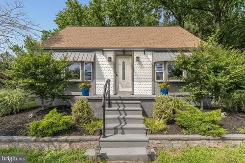 28 Sloan Ave, Hamilton, NJ 08619