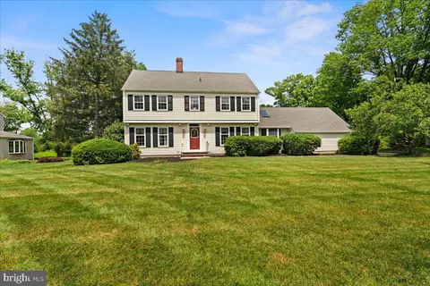 212 Penn View Dr, Pennington, NJ 08534