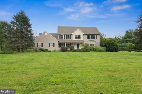 34 Shara Ln, Pennington, NJ 08534