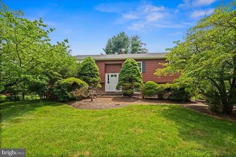 111 Howard Way, Pennington, NJ 08534
