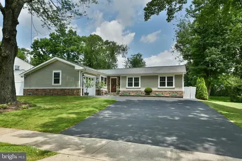 Exterior - 12 Rydal Dr, Lawrence Township, NJ 08648 photo 5 of 15