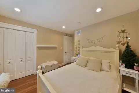 Bedroom - 12 Rydal Dr, Lawrence Township, NJ 08648 photo 4 of 6