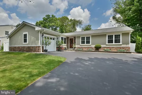 Exterior - 12 Rydal Dr, Lawrence Township, NJ 08648 photo 4 of 15