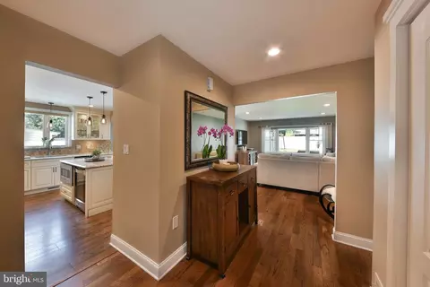 Entry Way - 12 Rydal Dr, Lawrence Township, NJ 08648 photo 1 of 5