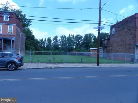 812 E State St, Trenton, NJ 08609