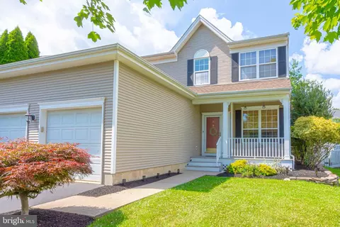 16 Coburn Rd, Pennington, NJ 08534