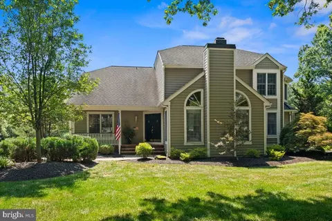 27 Baldwin St, Pennington, NJ 08534