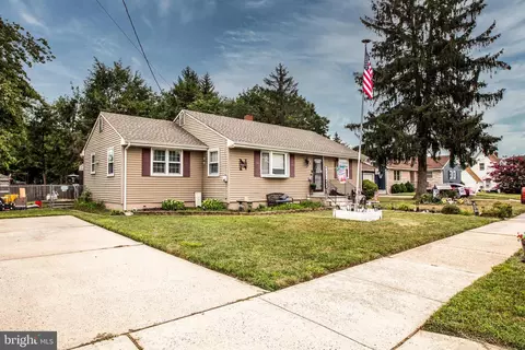 420 Miller Ave, Hamilton, NJ 08610