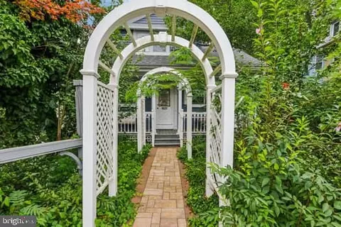 1637 Pennington Rd, Ewing, NJ 08618
