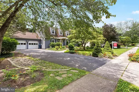 20 Springwood, Lawrenceville, NJ 08648