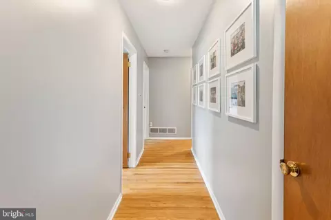 Entry Way - 7 Old Frg, Ewing, NJ 08618 photo 3 of 4