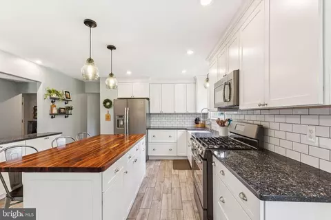Kitchen - 7 Old Frg, Ewing, NJ 08618 photo 5 of 8