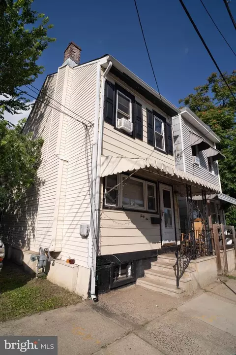 46 Bond St, Trenton, NJ 08618