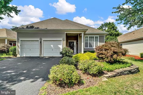 11 Stanford Rd E, Pennington, NJ 08534