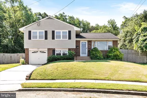 10 Valley View Ct, Hamilton, NJ 08620