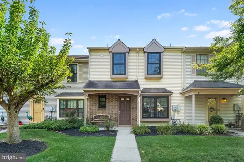 9 Carlyle Ct, Robbinsville, NJ 08691